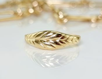 VINTAGE 9ct Yellow Gold Leaf Design Ring. | Jewellery Past and Present
