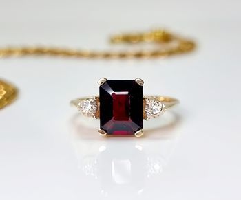 9ct Yellow Gold 2.51ct Hexagon Garnet and Diamond Dress Ring